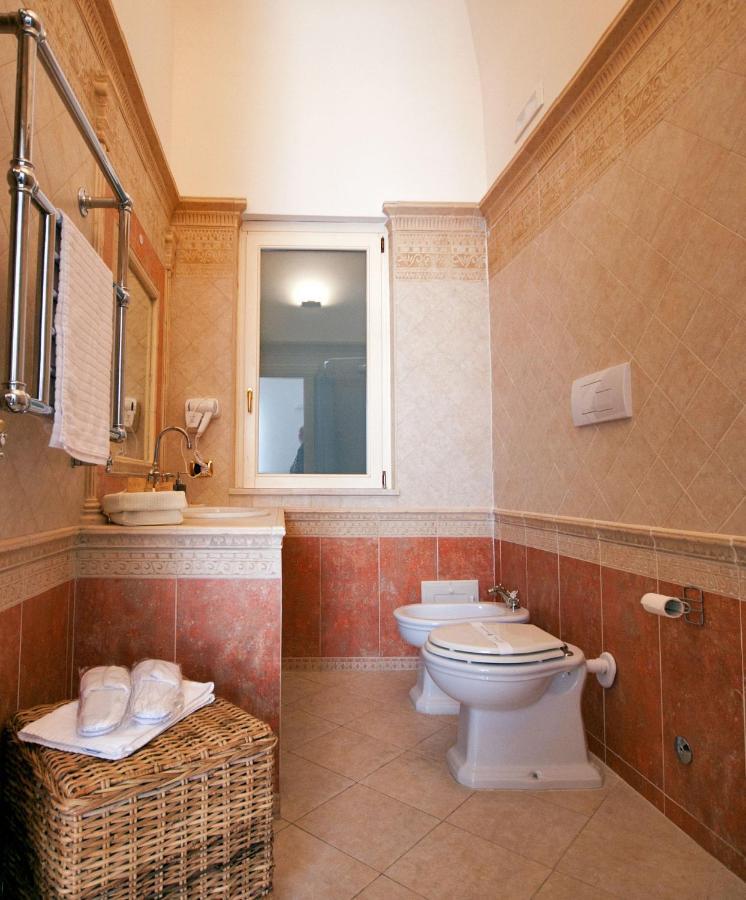 Dimora De Brado Bed and Breakfast Trani Exteriör bild