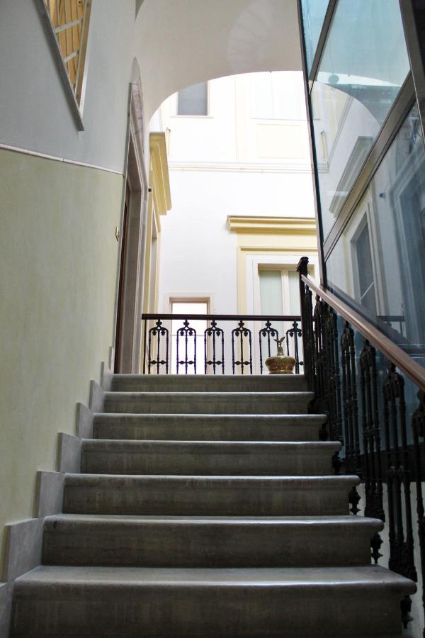 Dimora De Brado Bed and Breakfast Trani Exteriör bild
