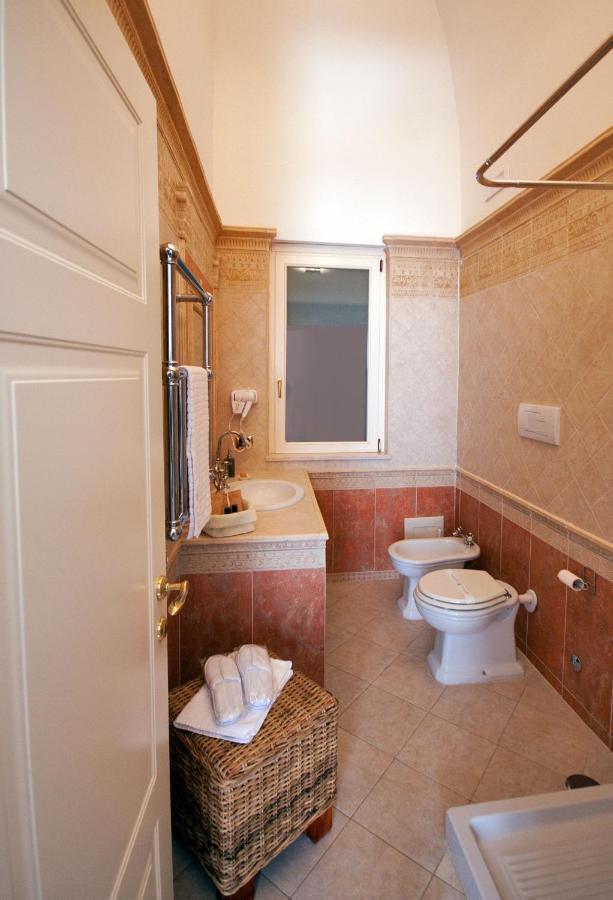 Dimora De Brado Bed and Breakfast Trani Exteriör bild