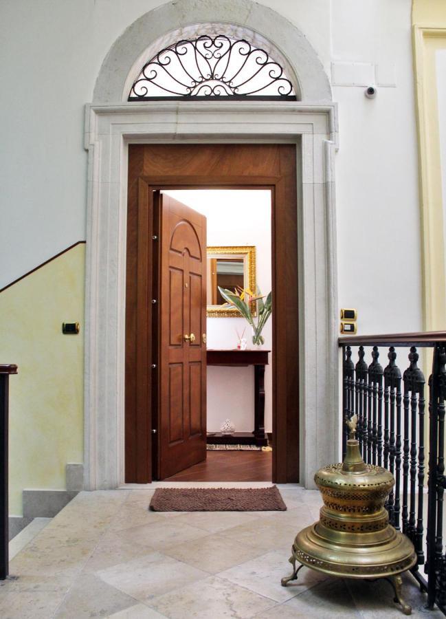 Dimora De Brado Bed and Breakfast Trani Exteriör bild